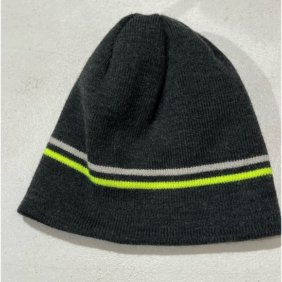 Gerry Gray Winter Beanie Hat - Picture 2 of 5